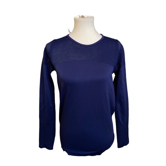 3 Fabletics Athletics Tops - Picture 3 of 5